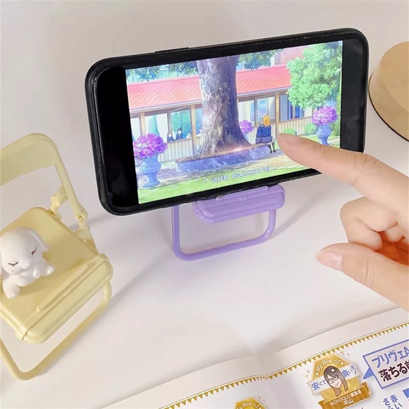 Cute Chair Phone Holder Stand  - Desk Accessories recension och pris